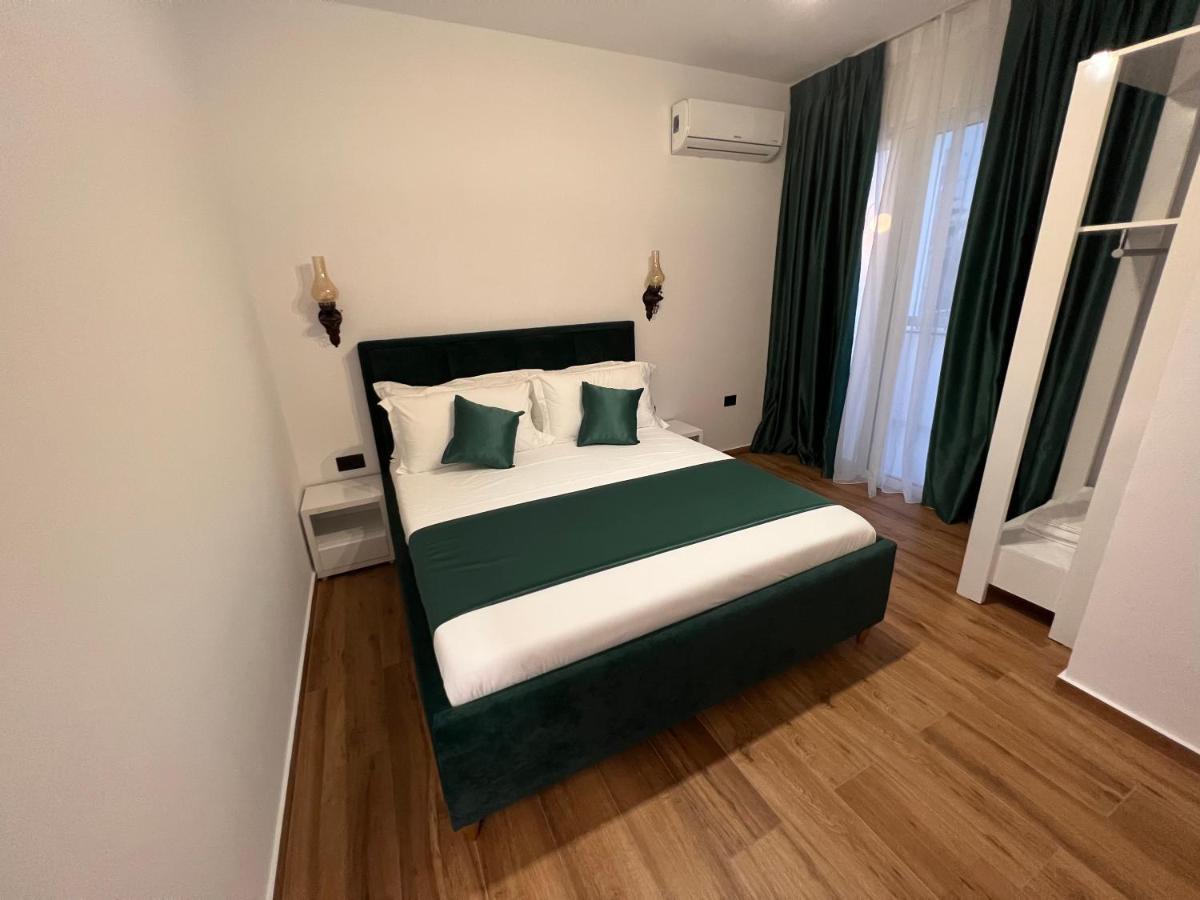 Illyrian Hotel Ксамил Екстериор снимка