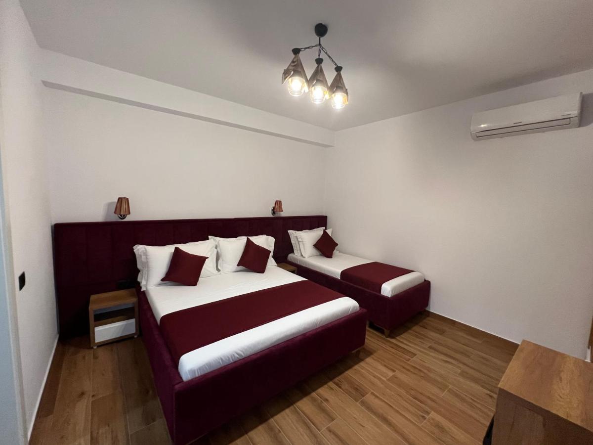 Illyrian Hotel Ксамил Екстериор снимка