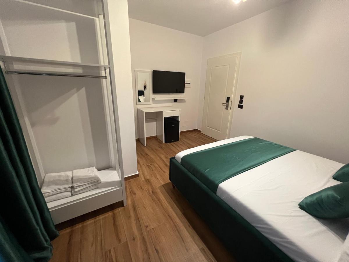 Illyrian Hotel Ксамил Екстериор снимка
