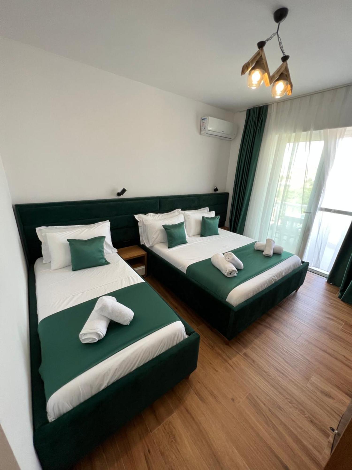 Illyrian Hotel Ксамил Екстериор снимка