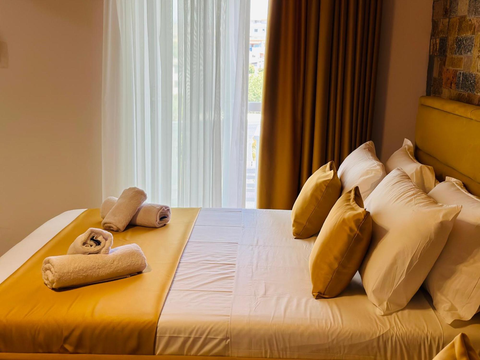 Illyrian Hotel Ксамил Екстериор снимка