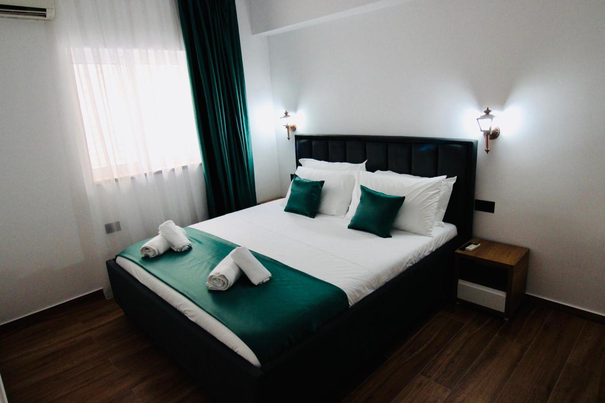 Illyrian Hotel Ксамил Екстериор снимка