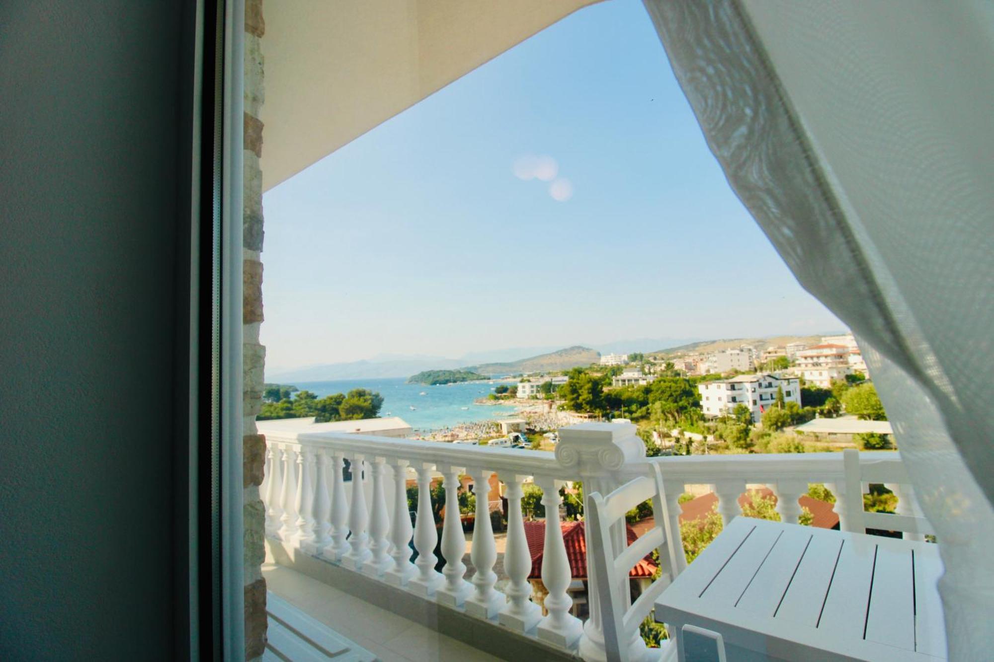Illyrian Hotel Ксамил Екстериор снимка