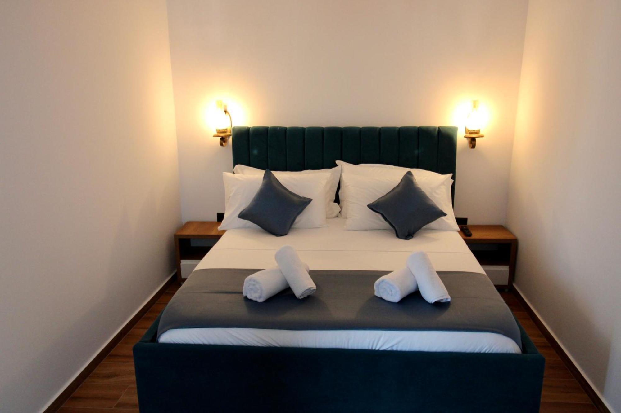 Illyrian Hotel Ксамил Екстериор снимка