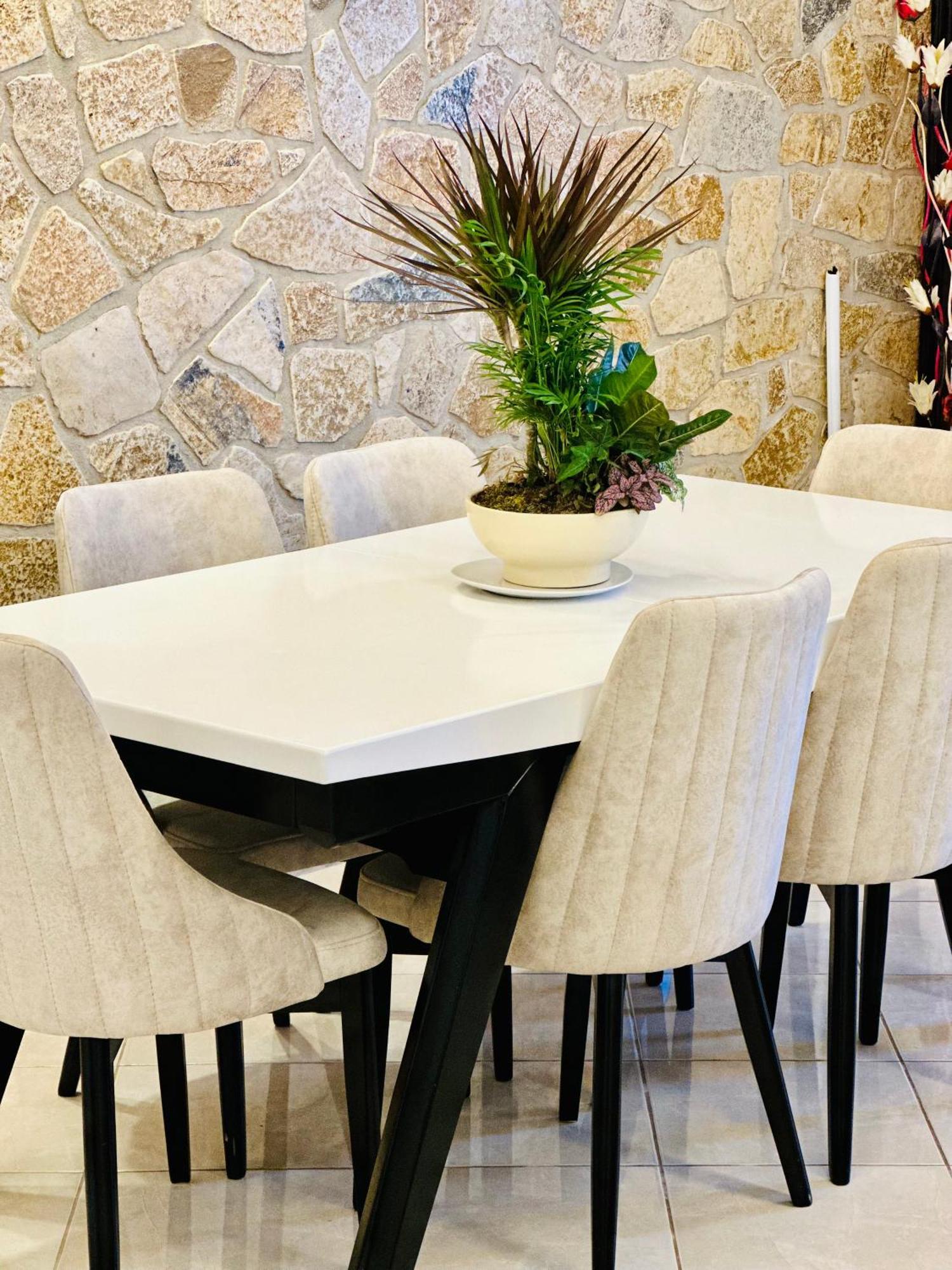 Illyrian Hotel Ксамил Екстериор снимка