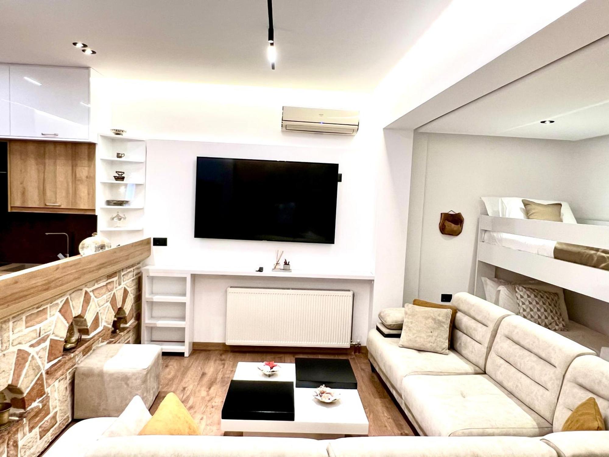Illyrian Hotel Ксамил Екстериор снимка
