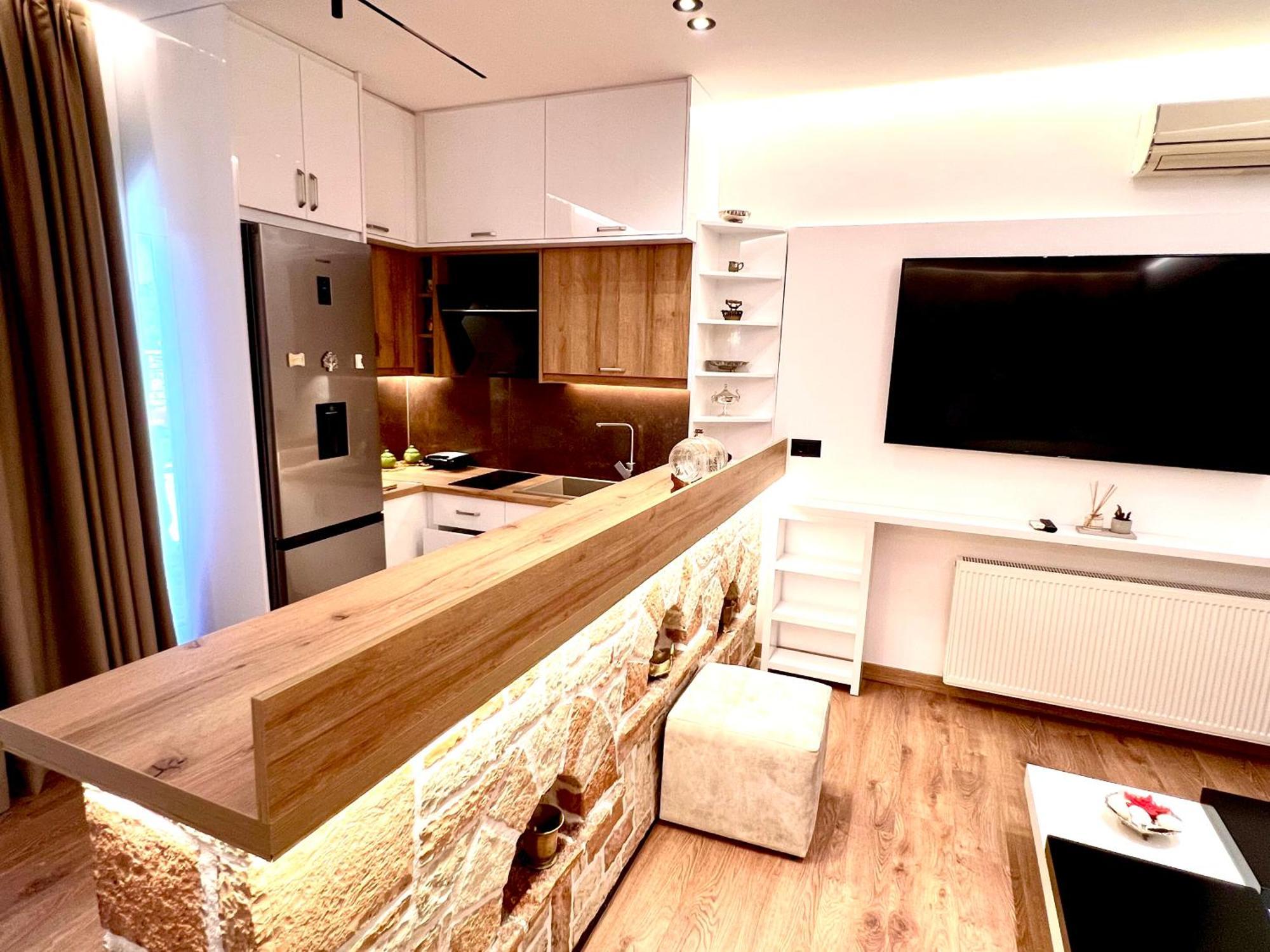Illyrian Hotel Ксамил Екстериор снимка
