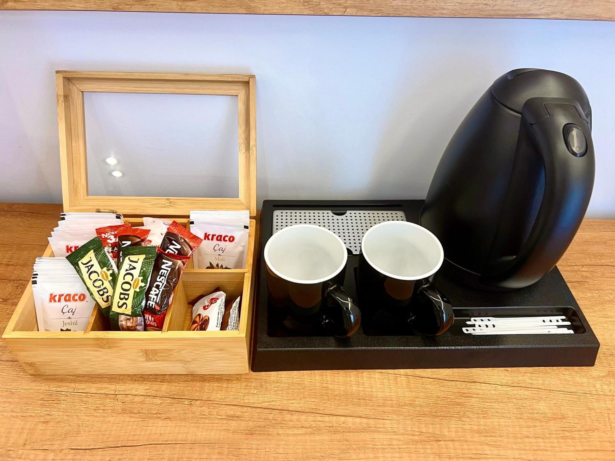 Illyrian Hotel Ксамил Екстериор снимка