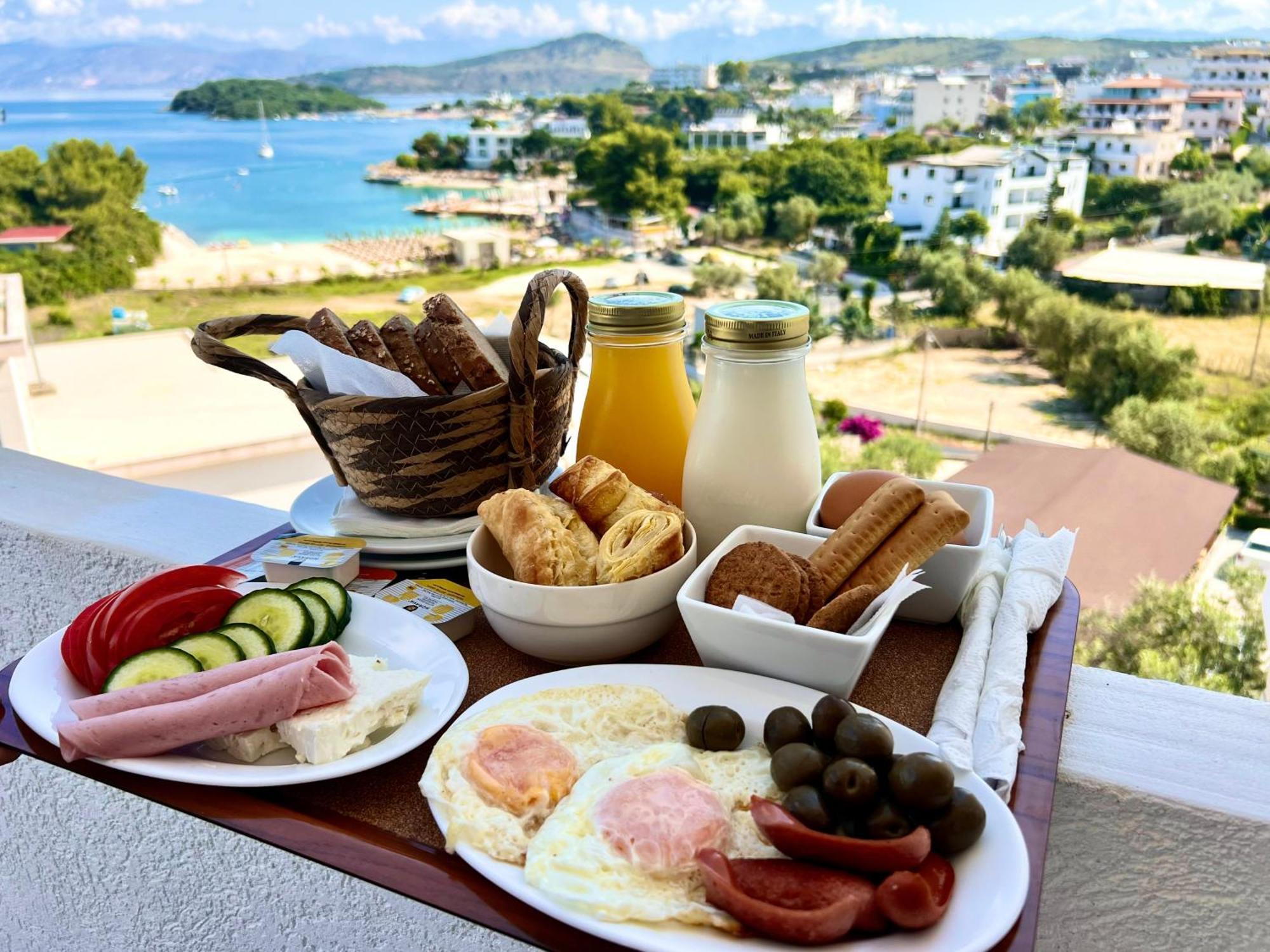 Illyrian Hotel Ксамил Екстериор снимка